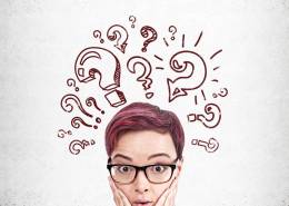 علامت سوال بر روی سر یک زن