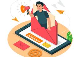 مردی بیرون آمده از پاکت نامه با بلندگو