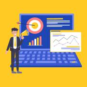 کاراکتر بلندگو به دست در کنار مانیتور